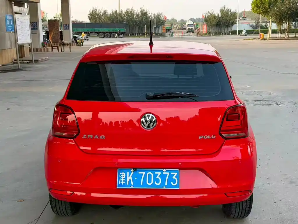 Volkswagen Polo — фото 5