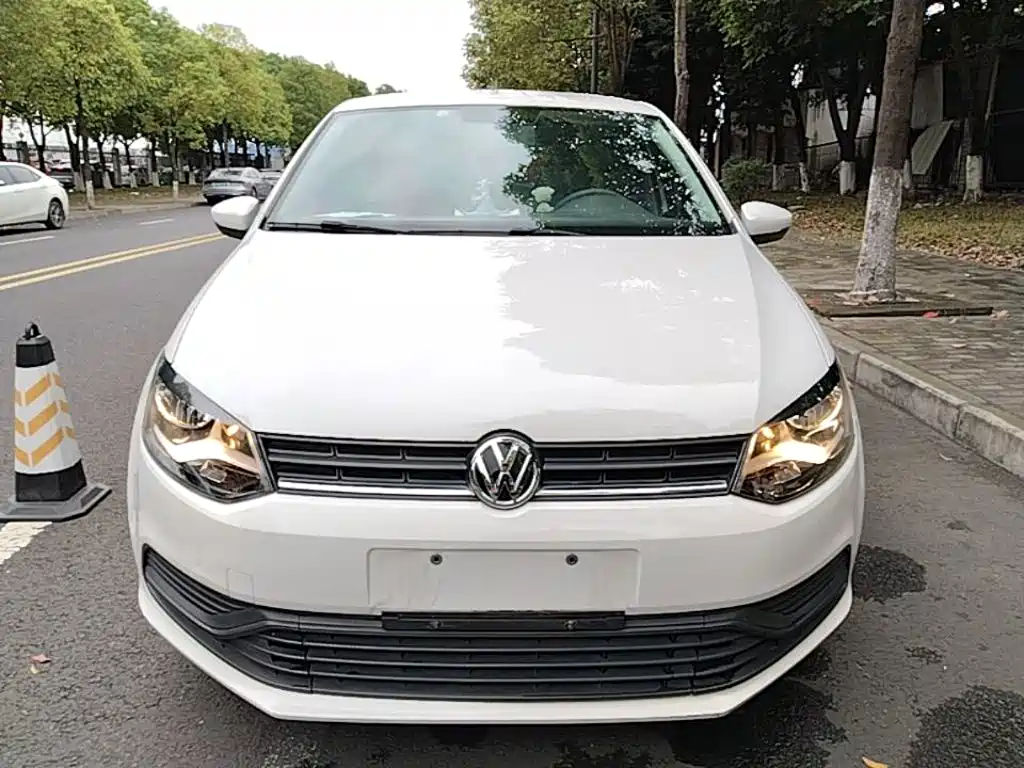 Volkswagen Polo — фото 2