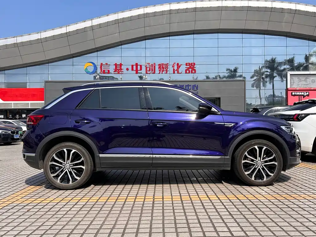Volkswagen T-Roc — фото 5
