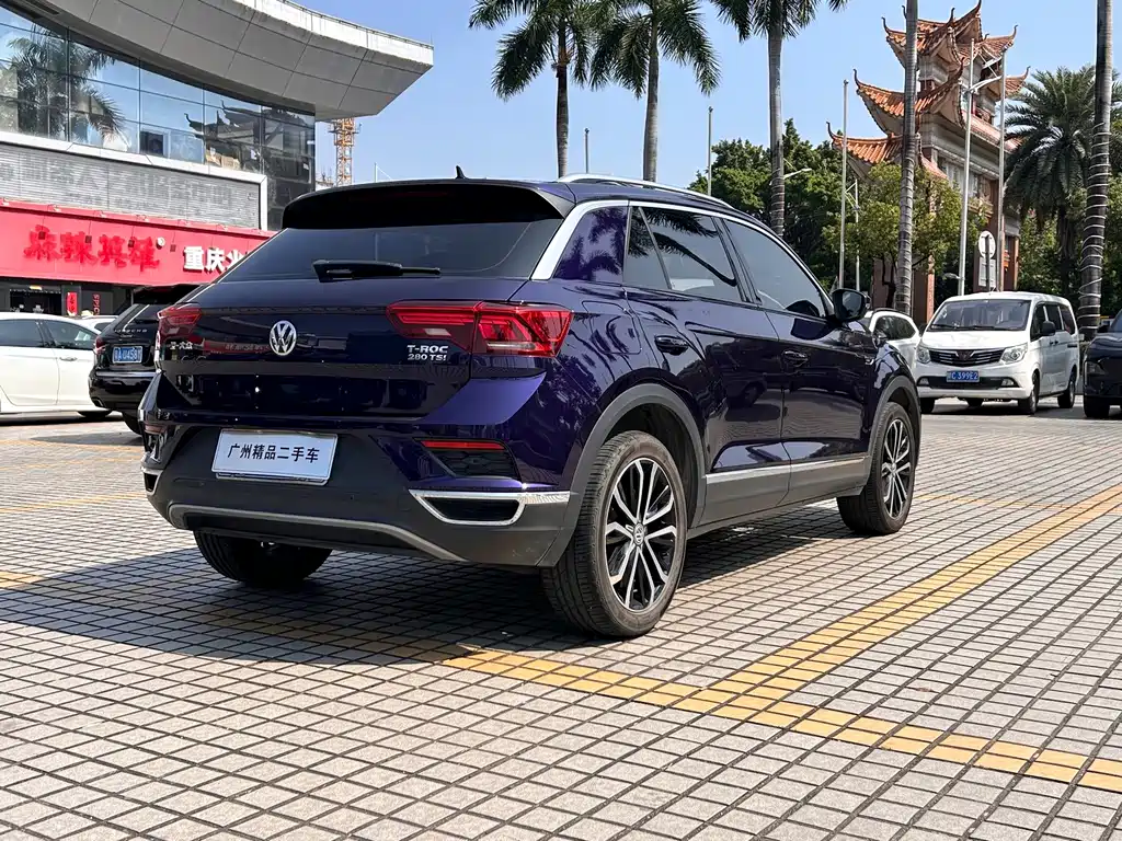 Volkswagen T-Roc — фото 8