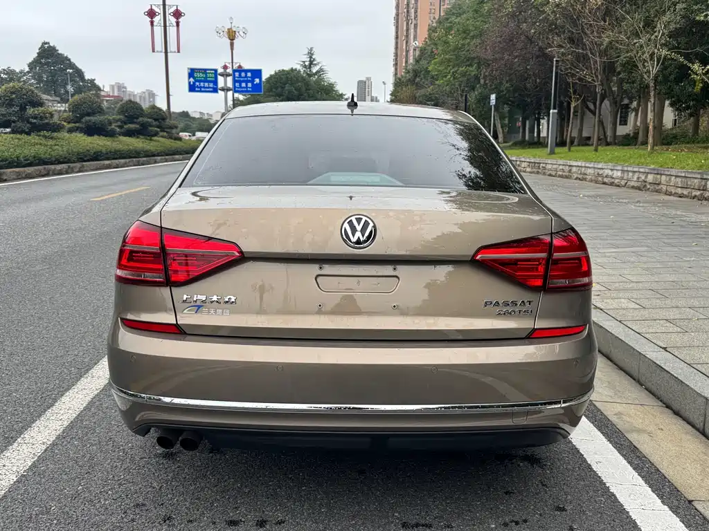 Volkswagen Passat — фото 5