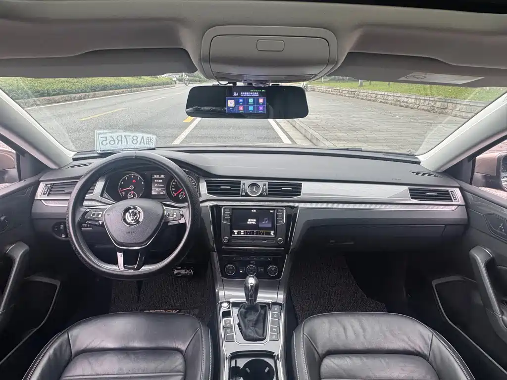 Volkswagen Passat — фото 10