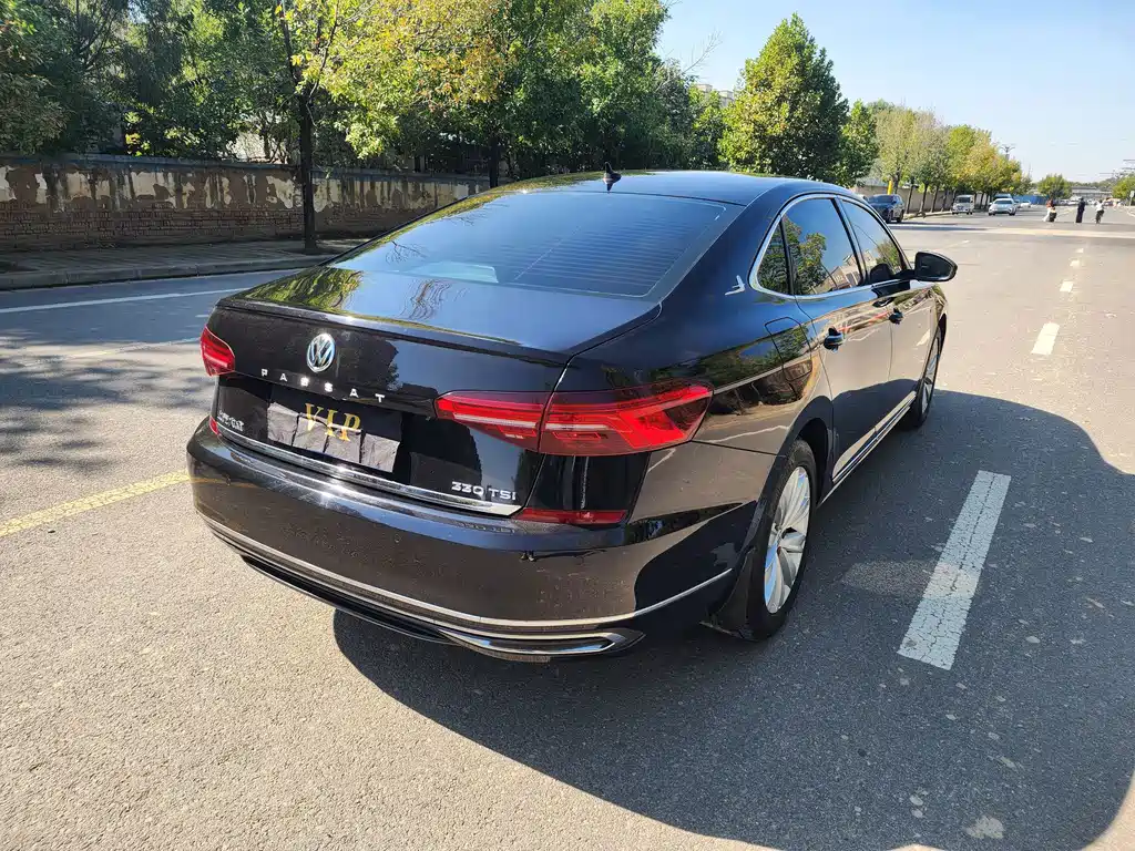 Volkswagen Passat — фото 6