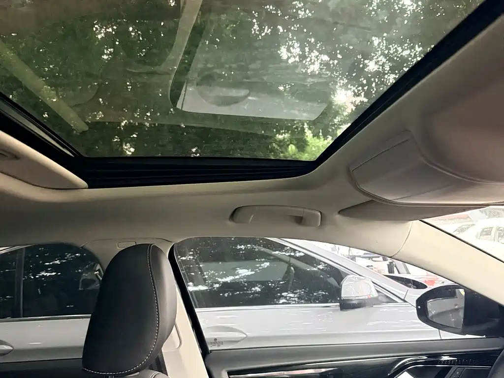 Volkswagen Passat — фото 10
