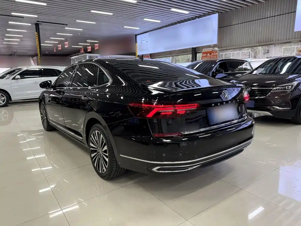 Volkswagen Passat — фото 3
