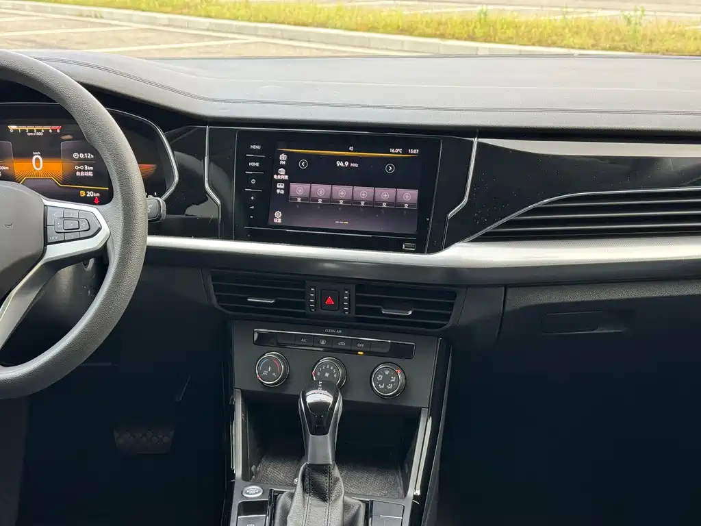 Volkswagen Passat — фото 8