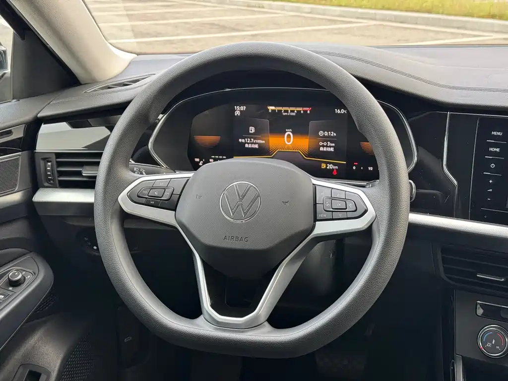 Volkswagen Passat — фото 9