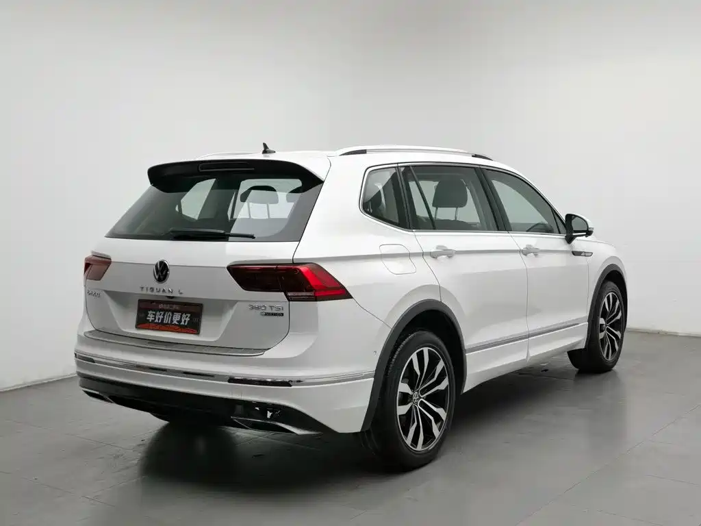 Volkswagen Tiguan L — фото 3