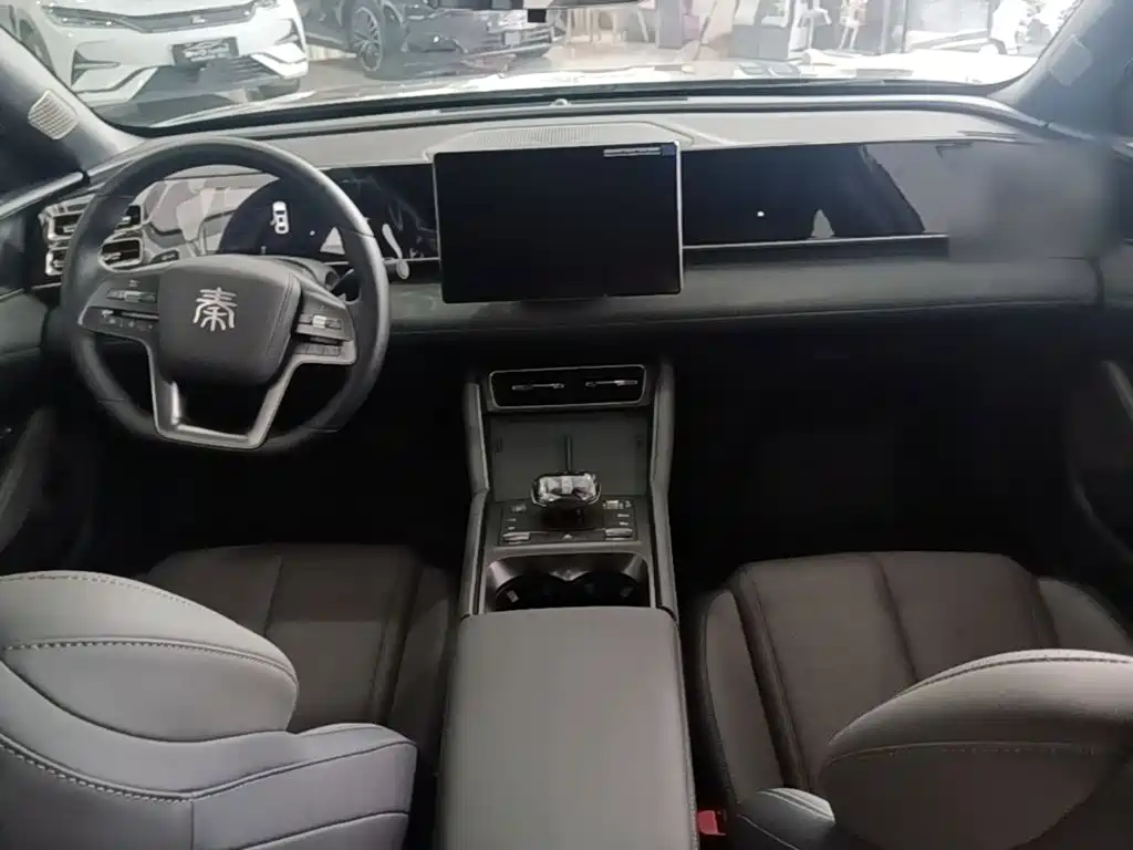 BYD Qin L — фото 6