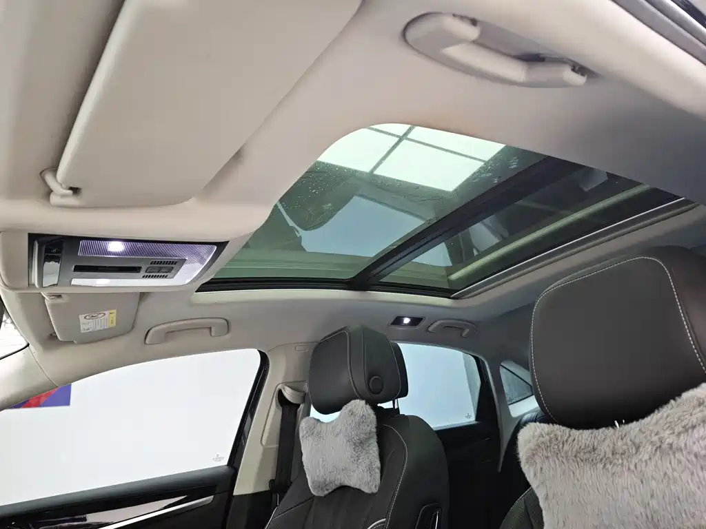 Volkswagen Passat — фото 14