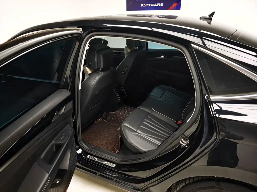 Volkswagen Passat — фото 17