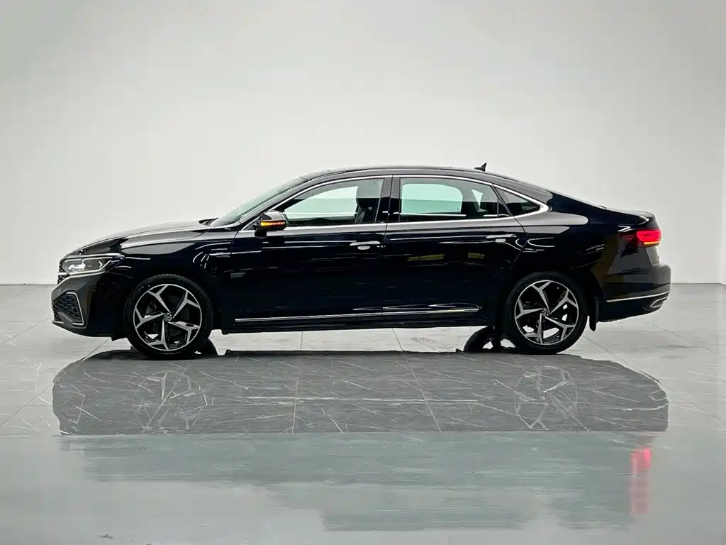 Volkswagen Passat — фото 3
