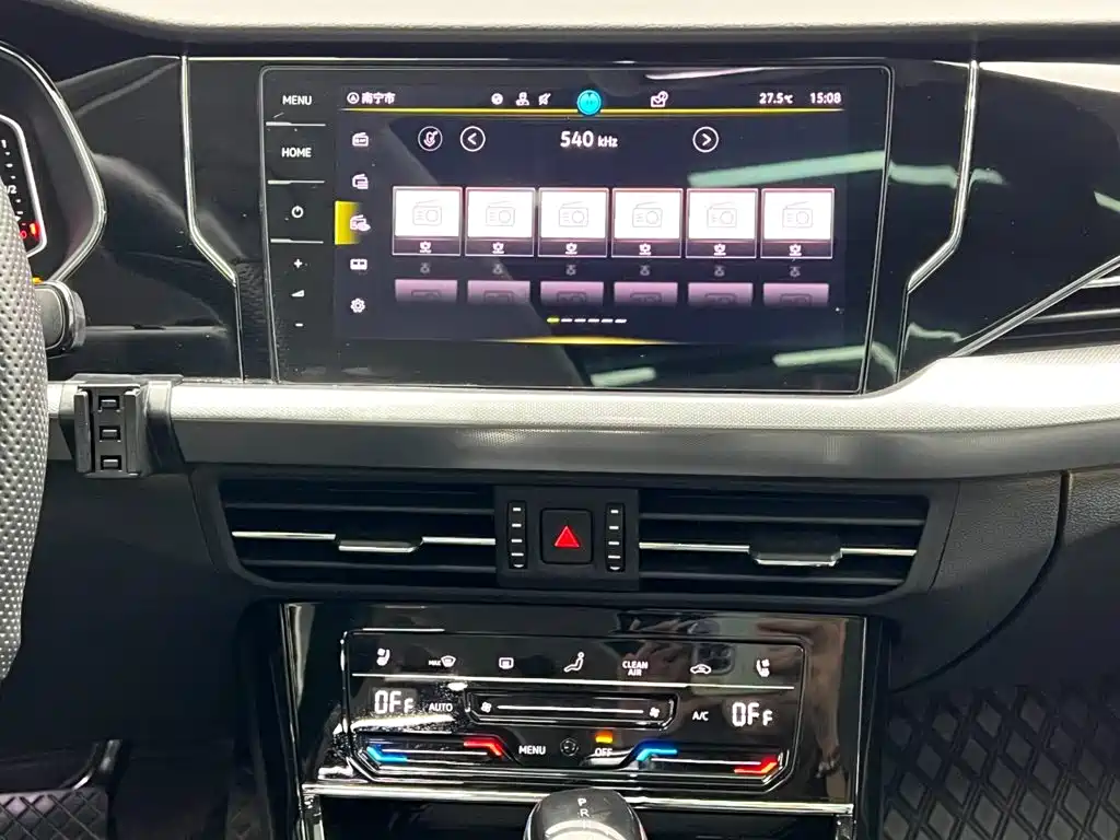Volkswagen Passat — фото 23