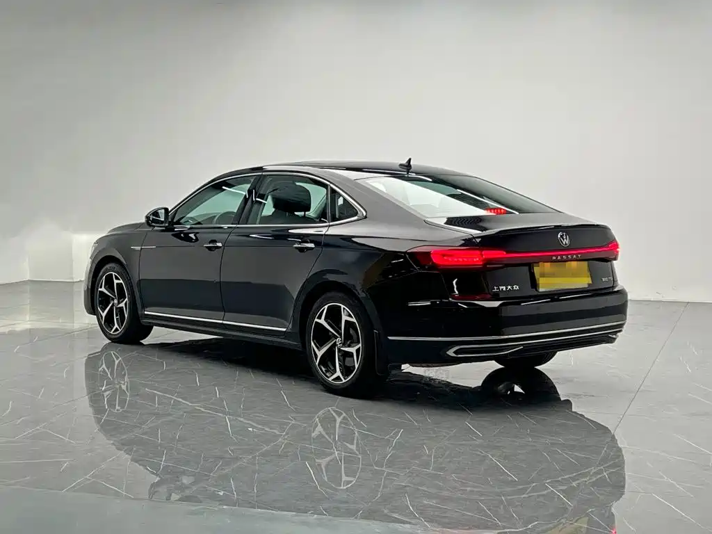 Volkswagen Passat — фото 4