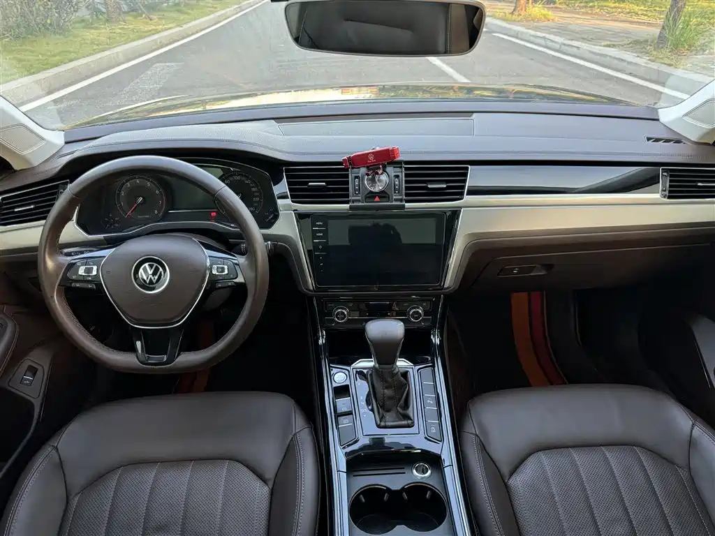 Volkswagen Phideon — фото 8