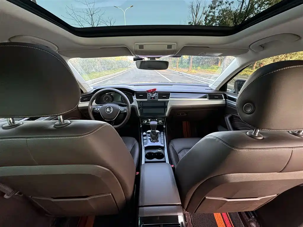 Volkswagen Phideon — фото 9