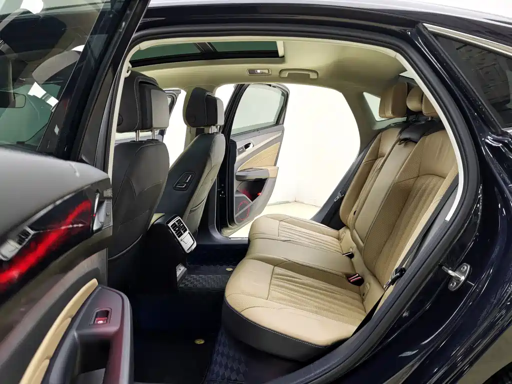 Volkswagen Passat — фото 11