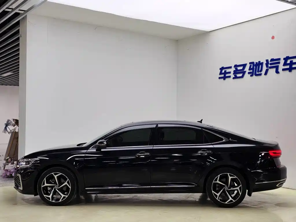 Volkswagen Passat — фото 4