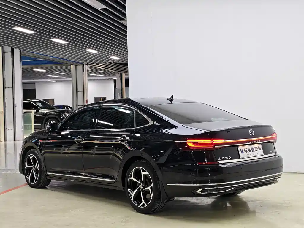Volkswagen Passat — фото 5