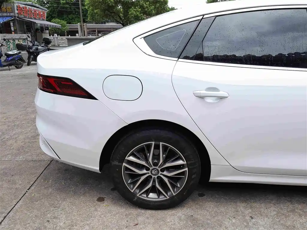 BYD Qin PLUS — фото 28