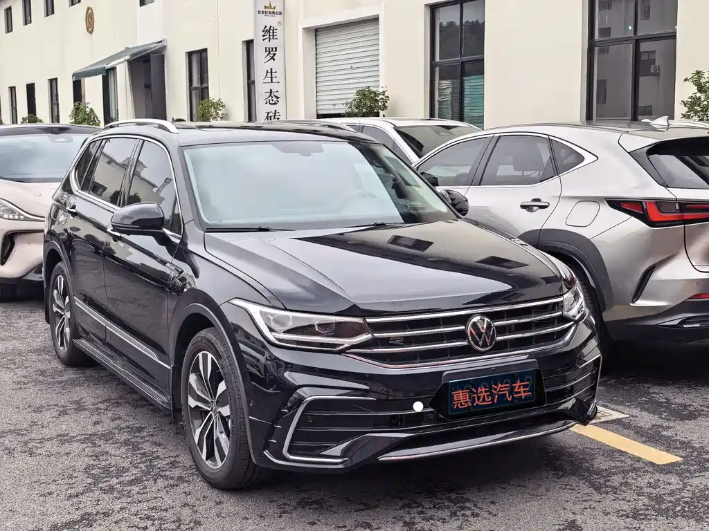 Volkswagen Tiguan L — фото 3