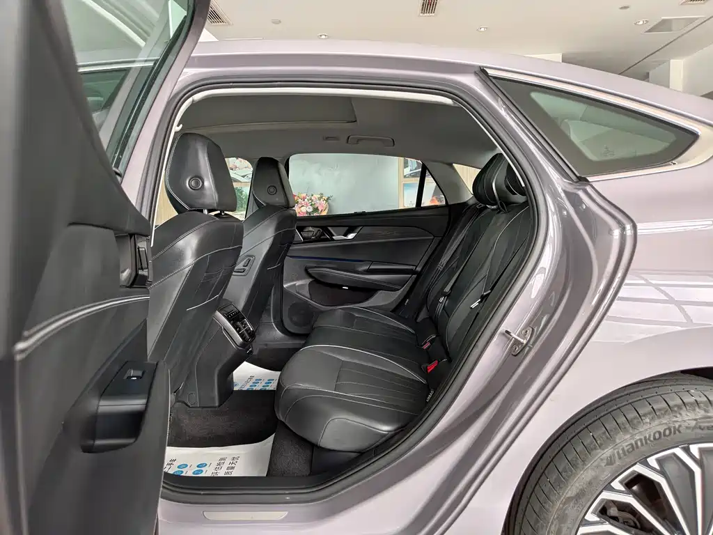 Volkswagen Passat — фото 10