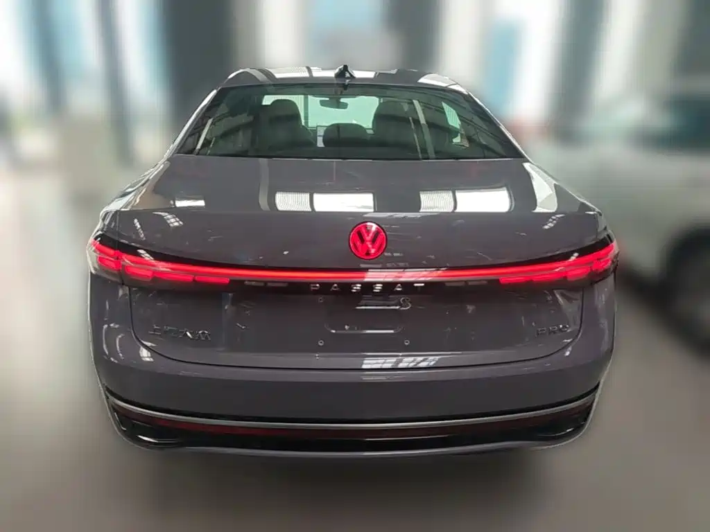 Volkswagen Passat — фото 7