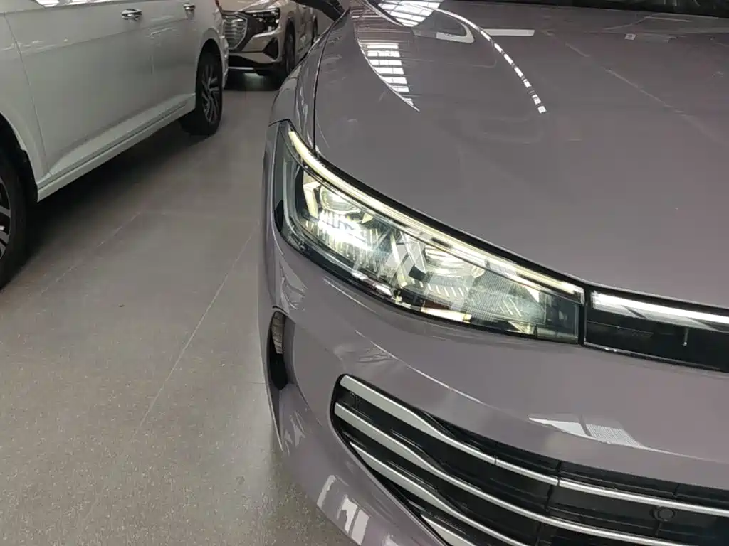 Volkswagen Passat — фото 10