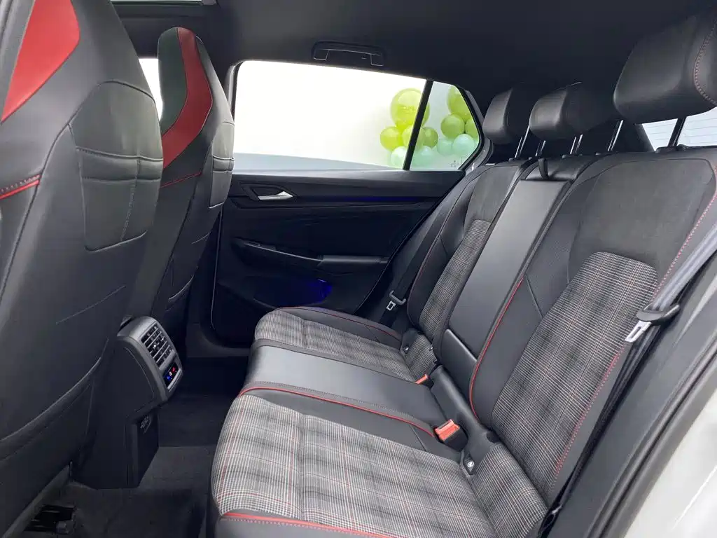 Volkswagen Golf GTI — фото 8