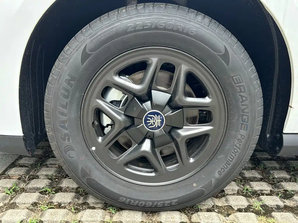 BYD Qin PLUS — фото 13