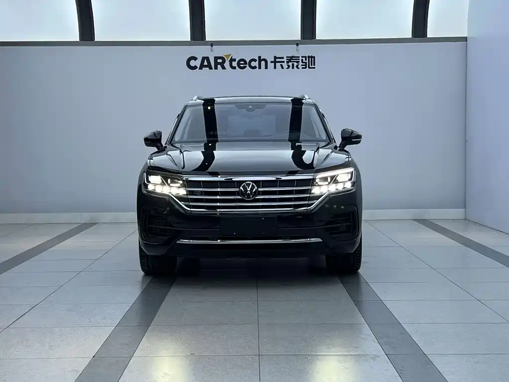 Volkswagen Touareg — фото 2