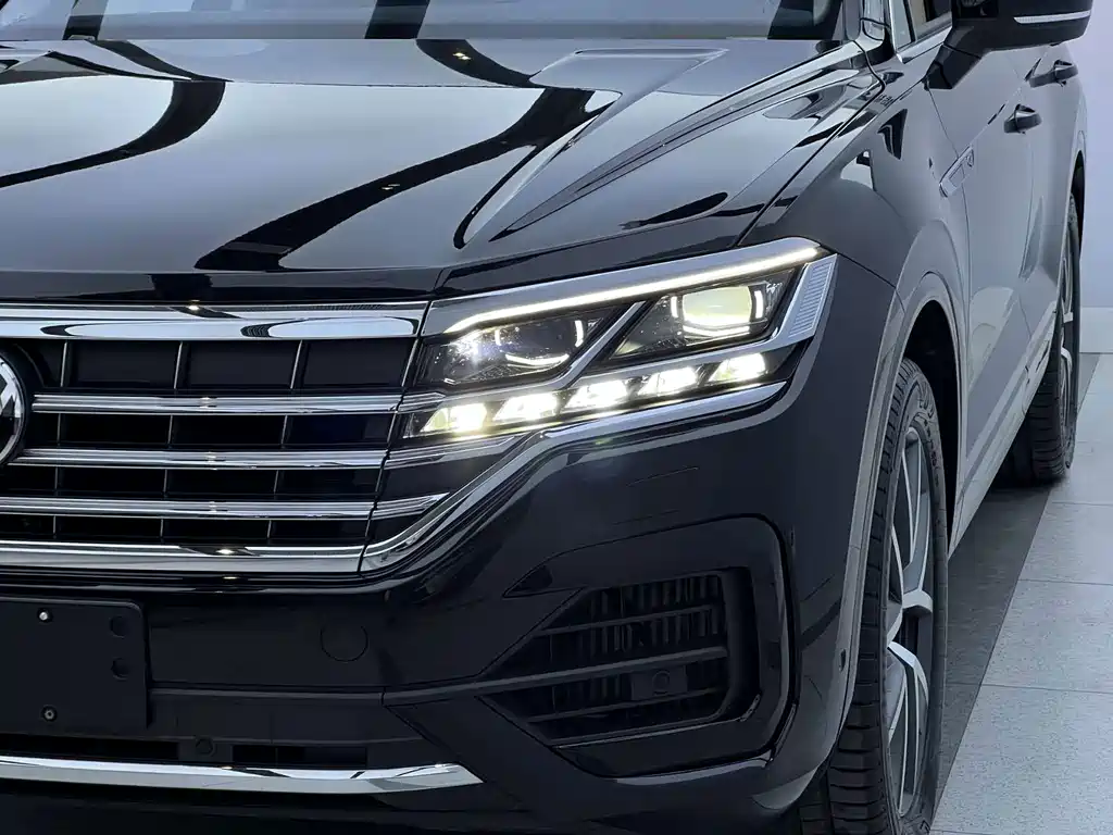 Volkswagen Touareg — фото 3