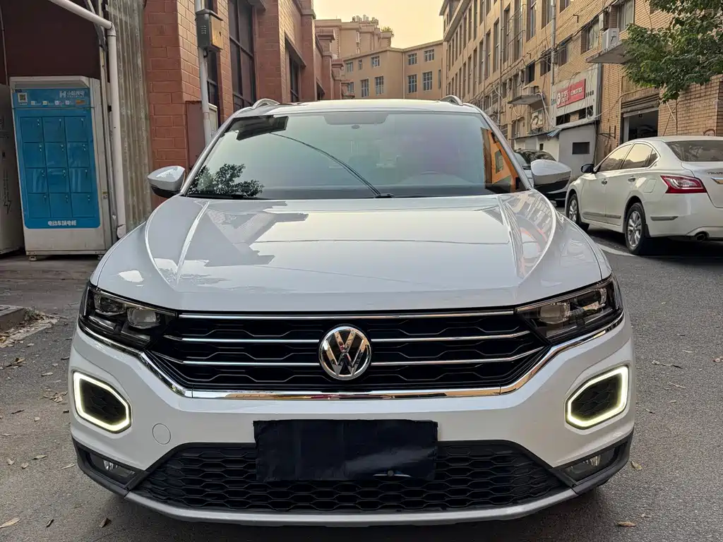 Volkswagen T-Roc — фото 3