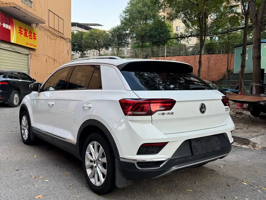Volkswagen T-Roc — фото 5