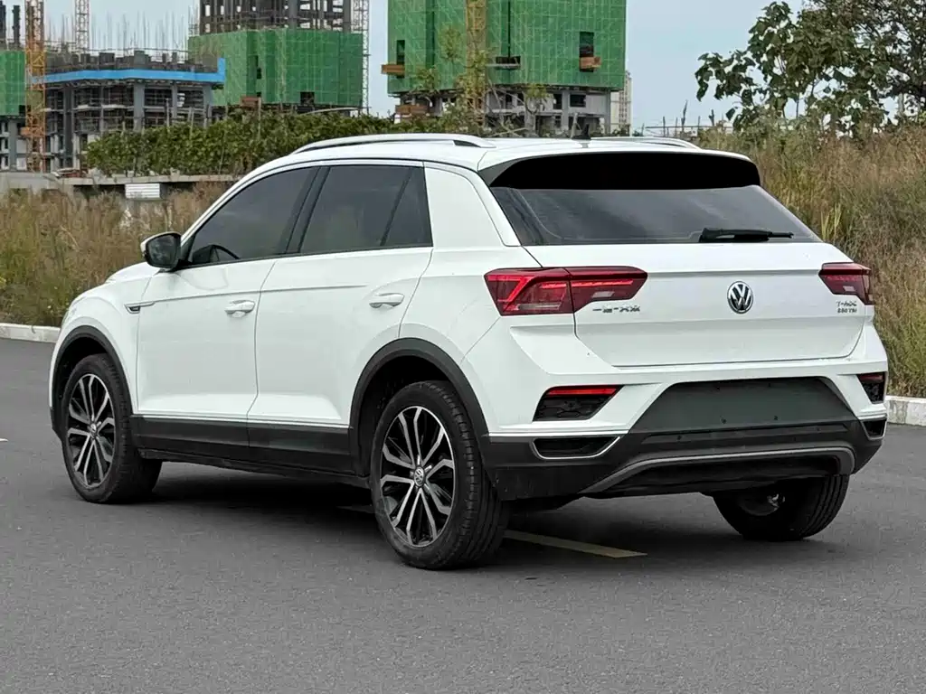 Volkswagen T-Roc — фото 4