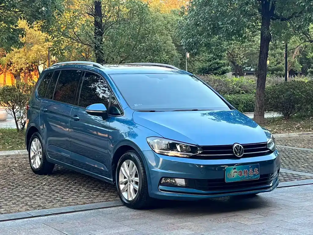 Volkswagen Touran — фото 3