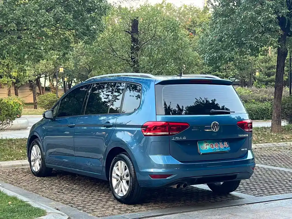 Volkswagen Touran — фото 4