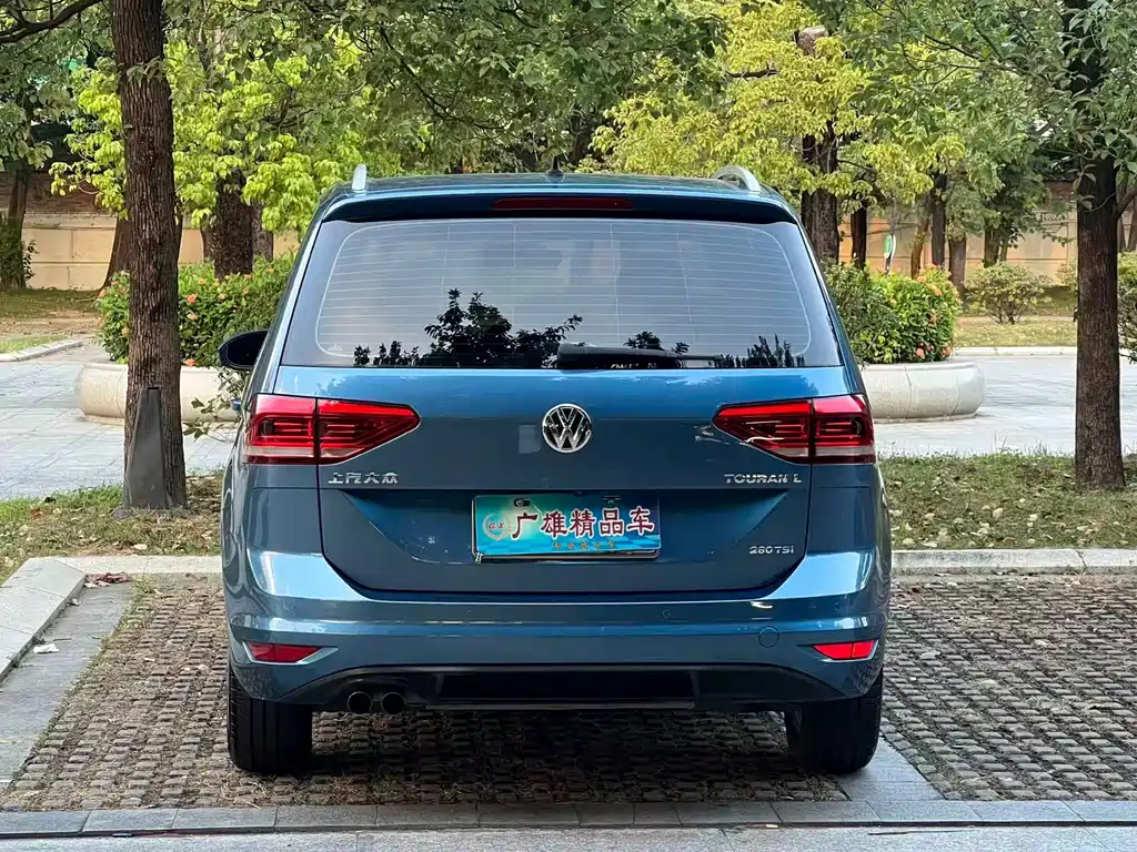 Volkswagen Touran — фото 6