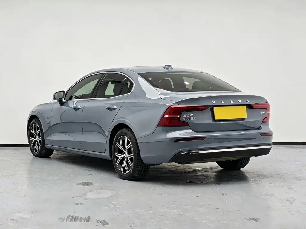 Volvo S60 — фото 5