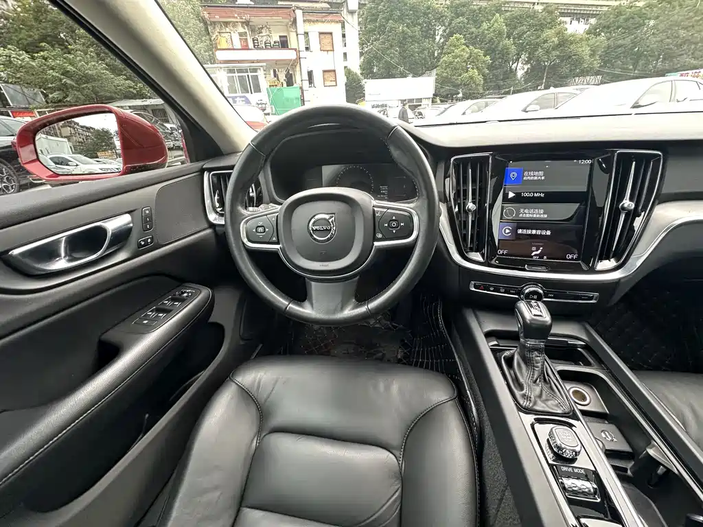 Volvo S60 — фото 14