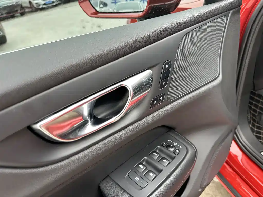 Volvo S60 — фото 18