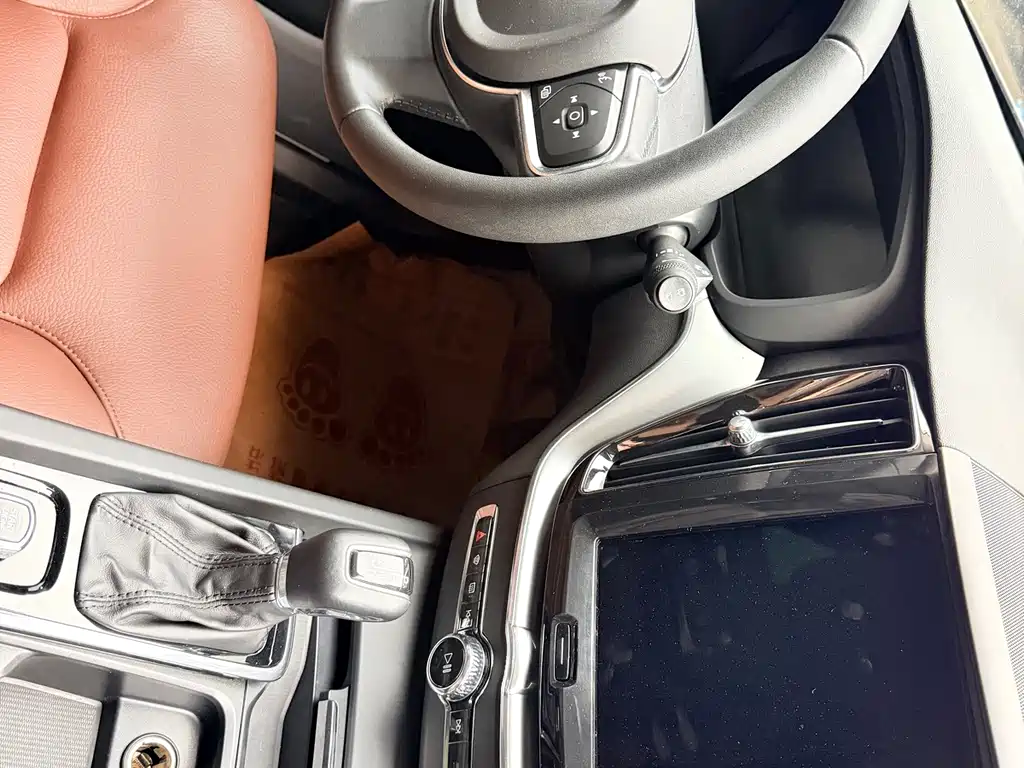 Volvo XC60 — фото 3