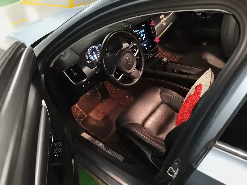 Volvo S90 — фото 17