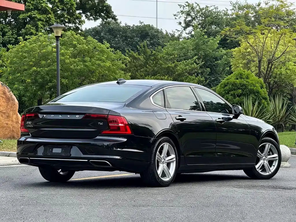 Volvo S90 — фото 3