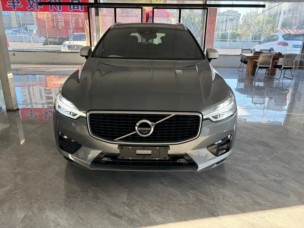 Volvo XC60 — фото 2