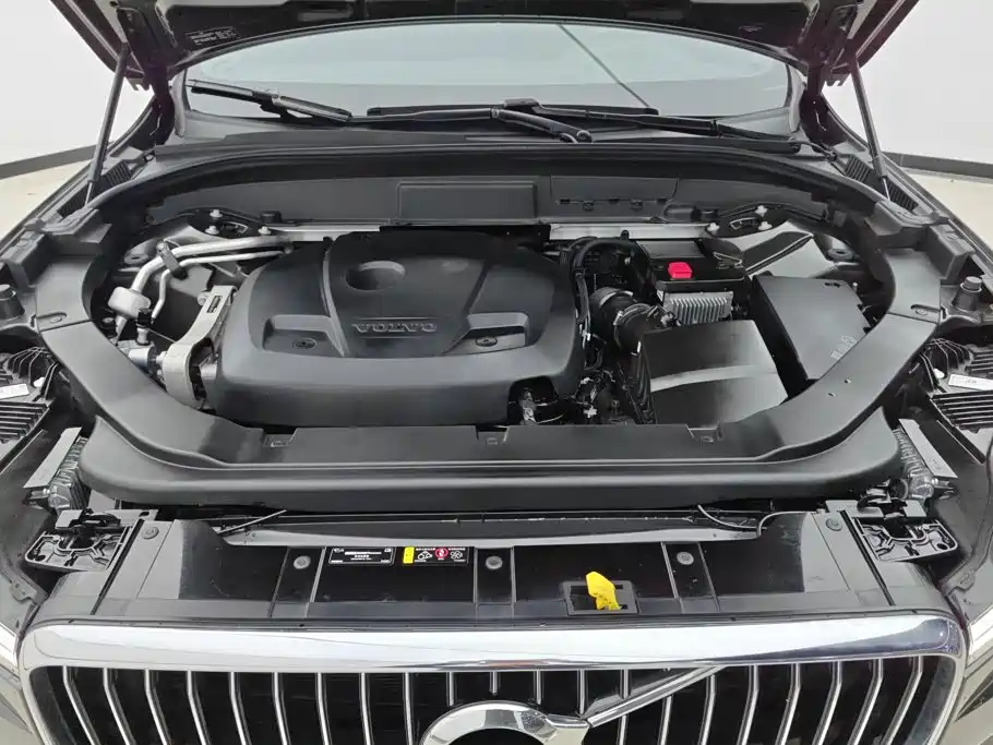Volvo XC60 — фото 10