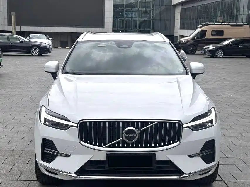 Volvo XC60 — фото 2