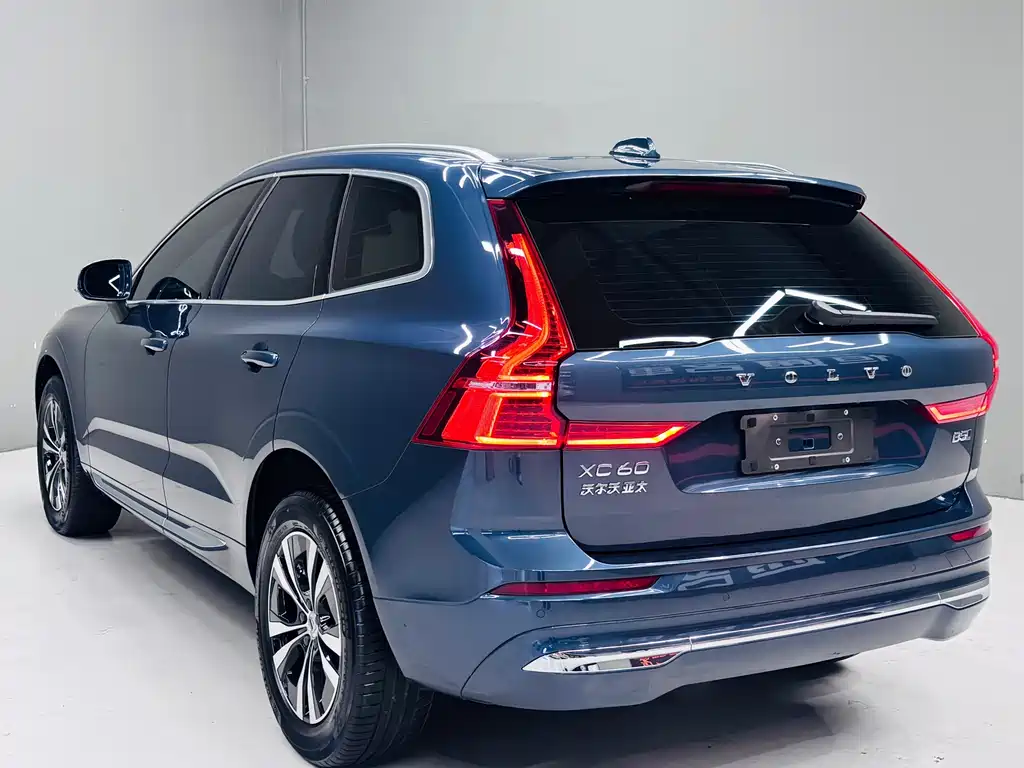 Volvo XC60 — фото 3