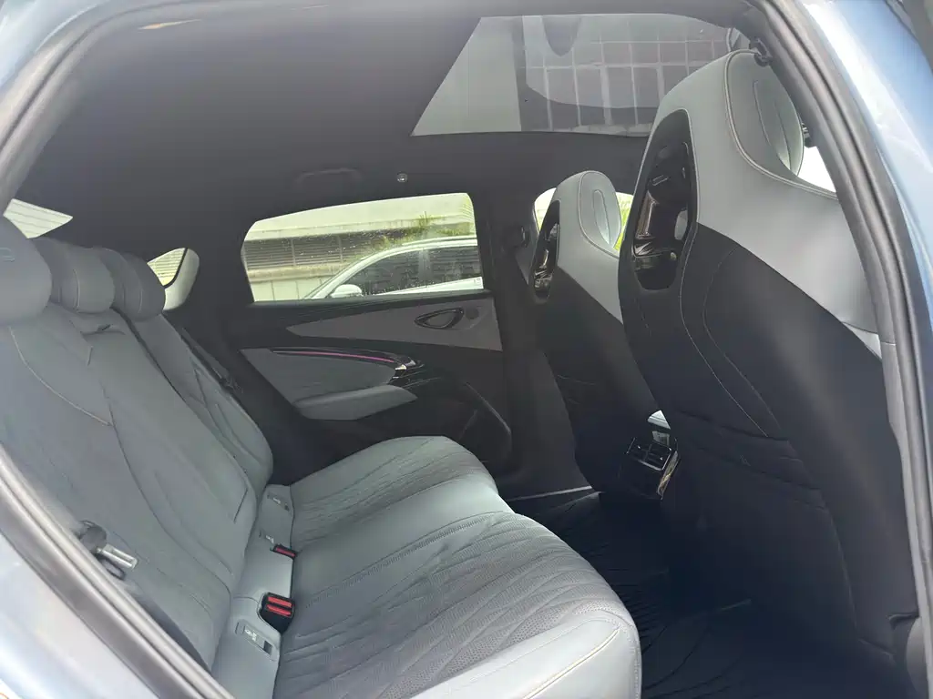 BYD Seal — фото 13