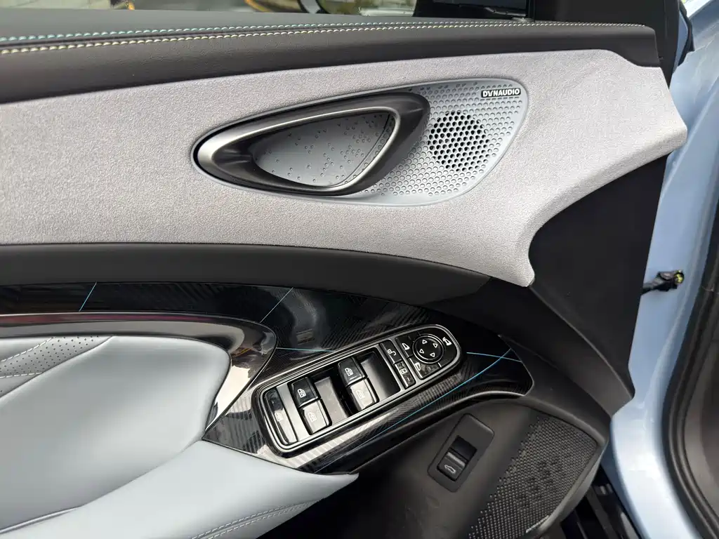 BYD Seal — фото 15